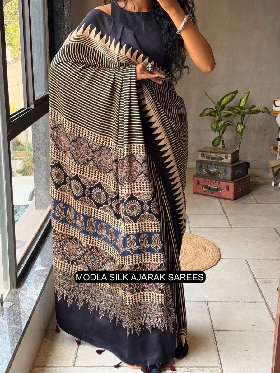 Shop premium women's ethnic suits – Avitra