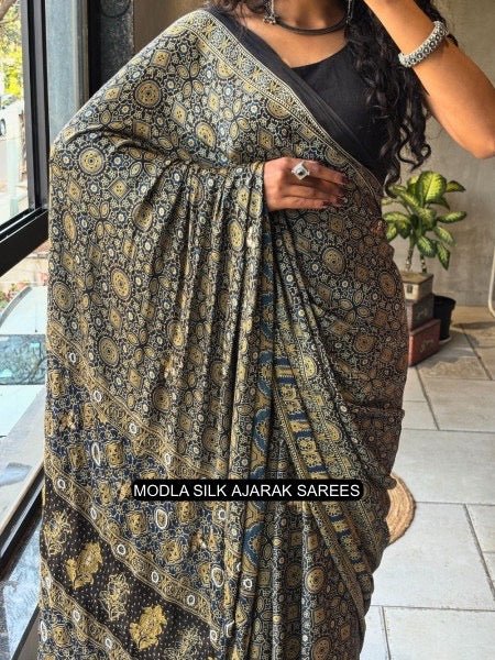 Shop premium women's ethnic suits – Avitra