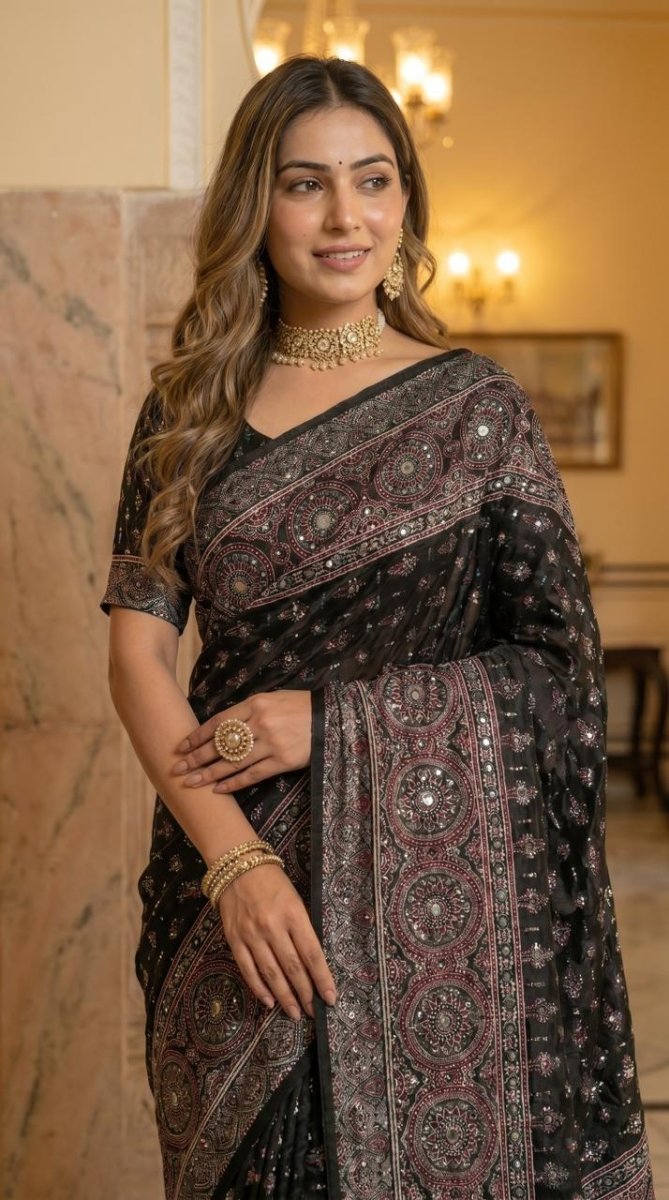 Shop premium women's ethnic suits – Avitra