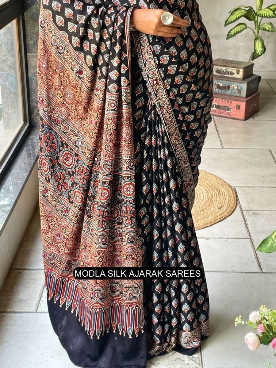 Shop premium women's ethnic suits – Avitra