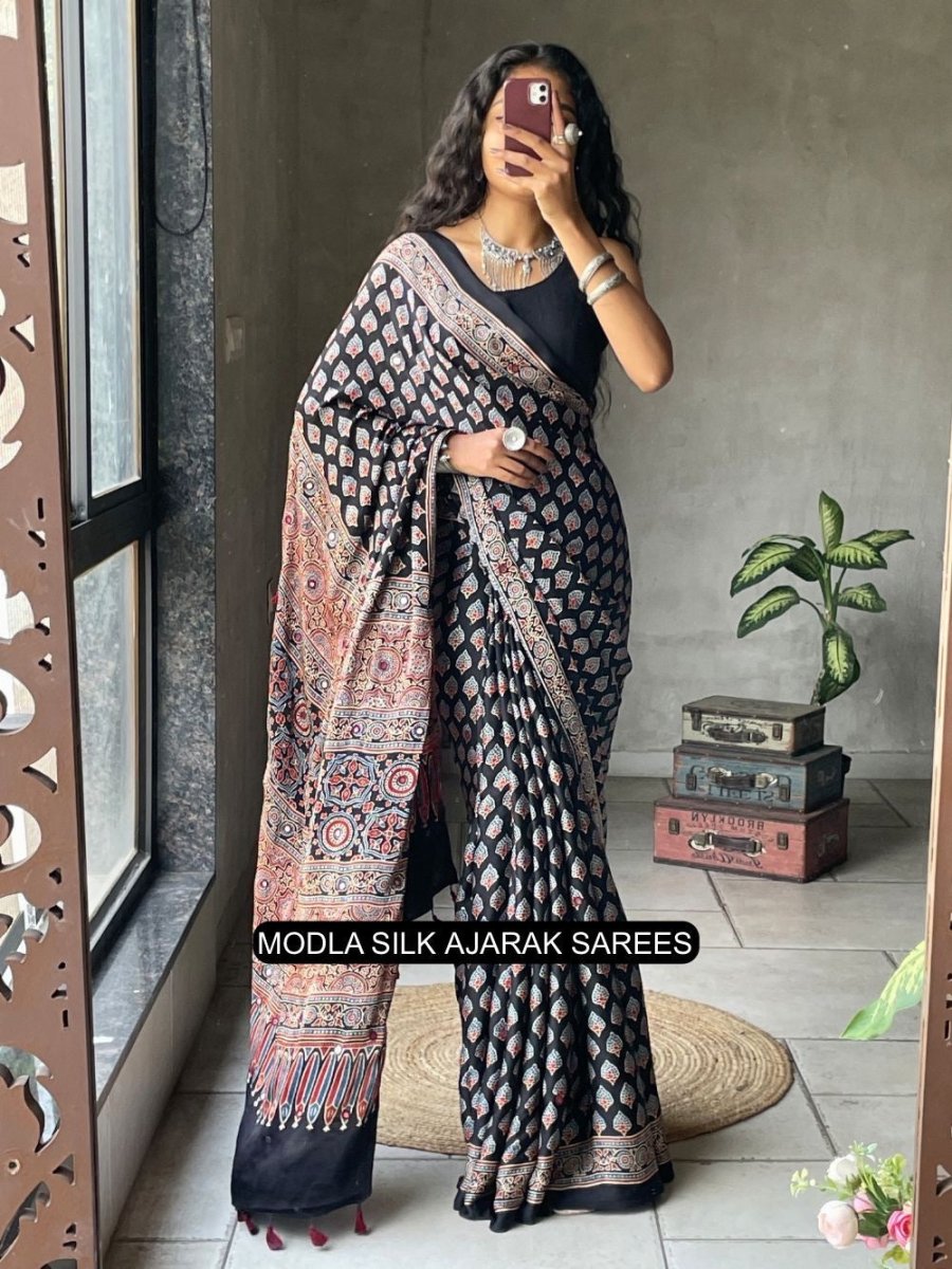 Shop premium women's ethnic suits – Avitra