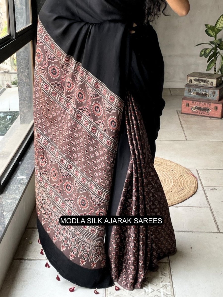 Shop premium women's ethnic suits – Avitra