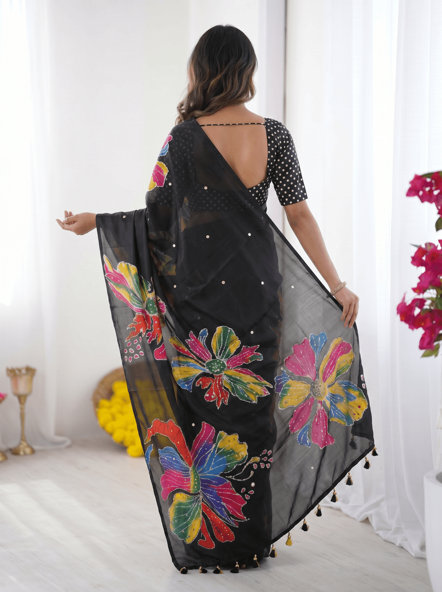 Shop premium women's ethnic suits – Avitra
