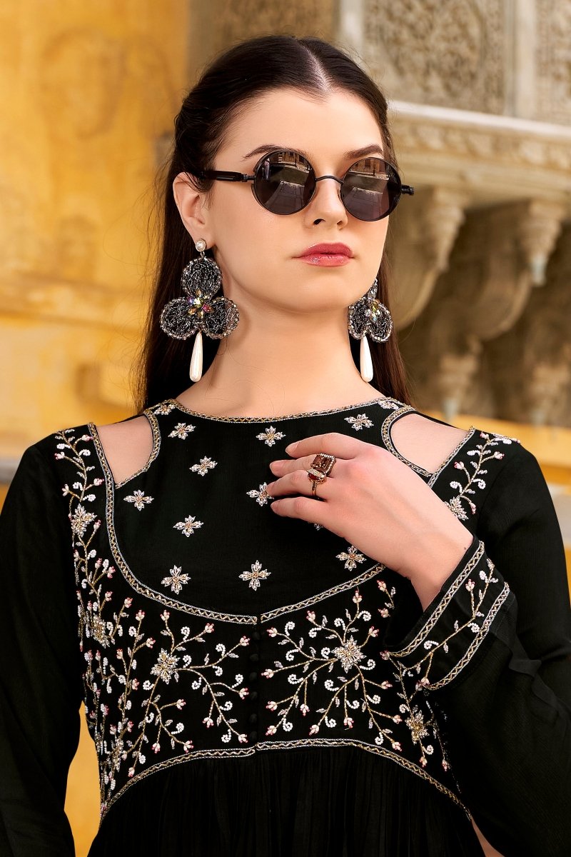 Shop premium women's ethnic suits – Avitra