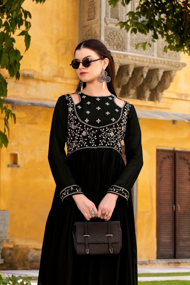 Shop premium women's ethnic suits – Avitra