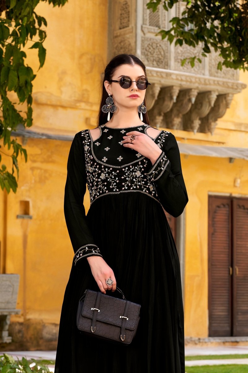 Shop premium women's ethnic suits – Avitra