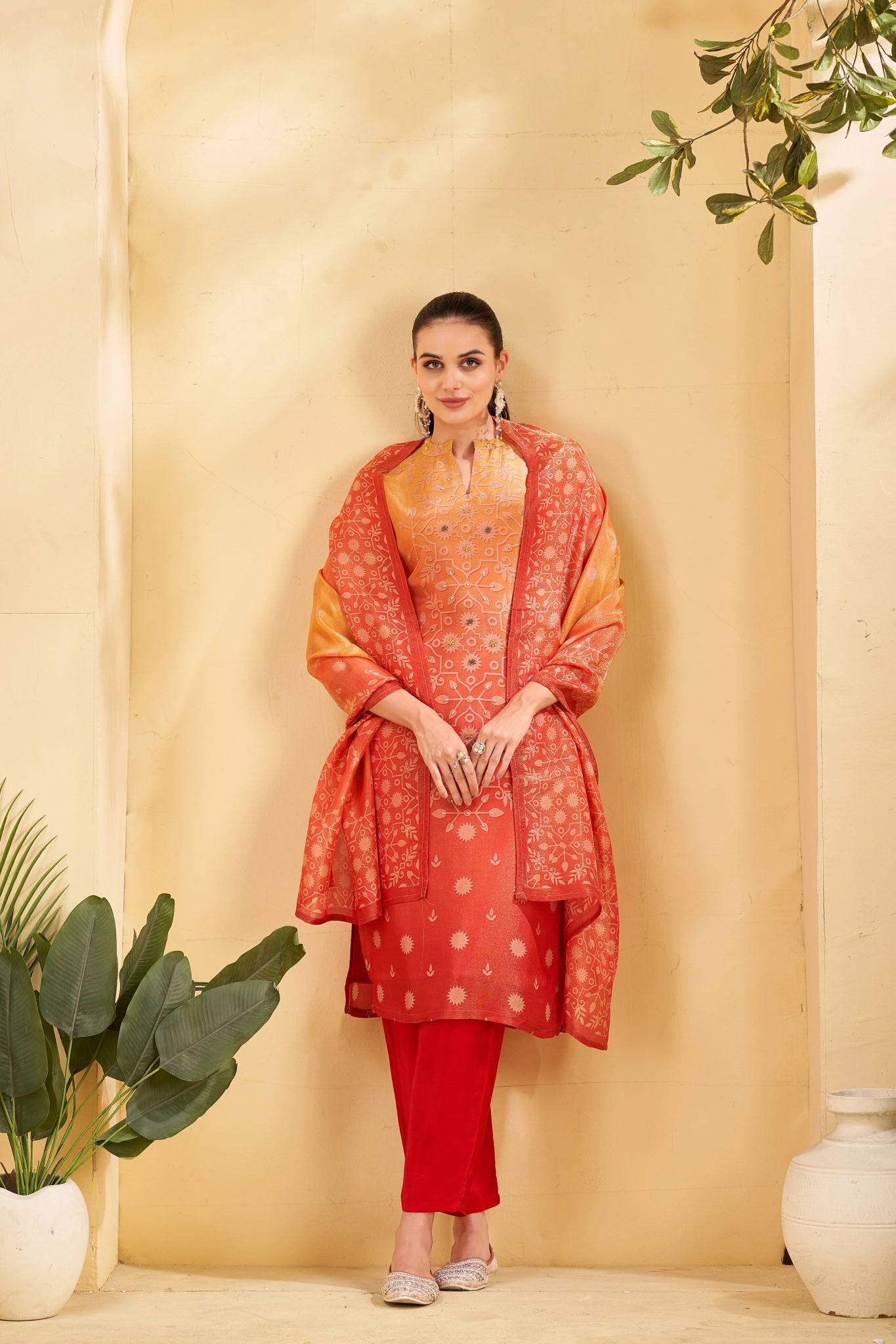 Shop premium women's ethnic suits – Avitra