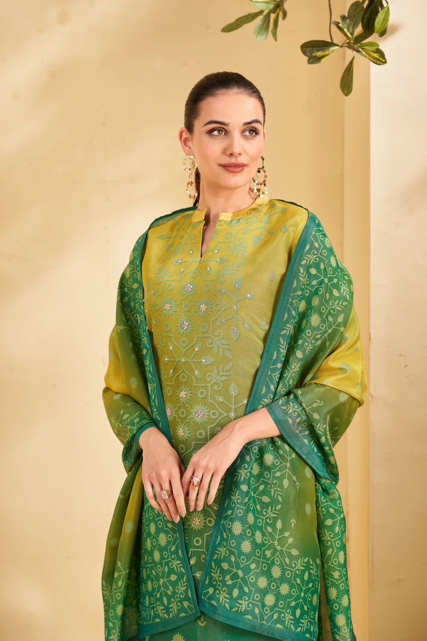 Shop premium women's ethnic suits – Avitra