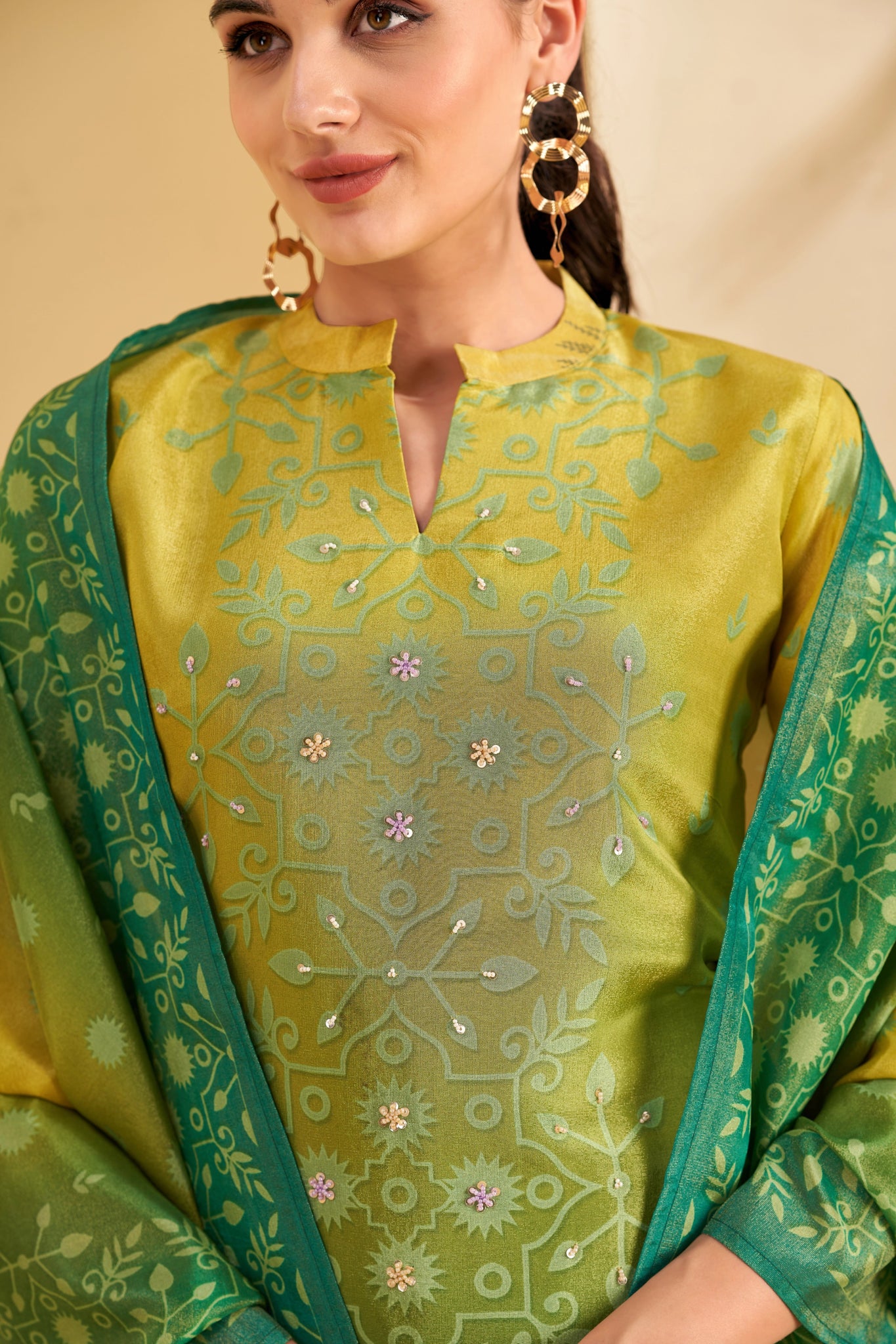 Shop premium women's ethnic suits – Avitra