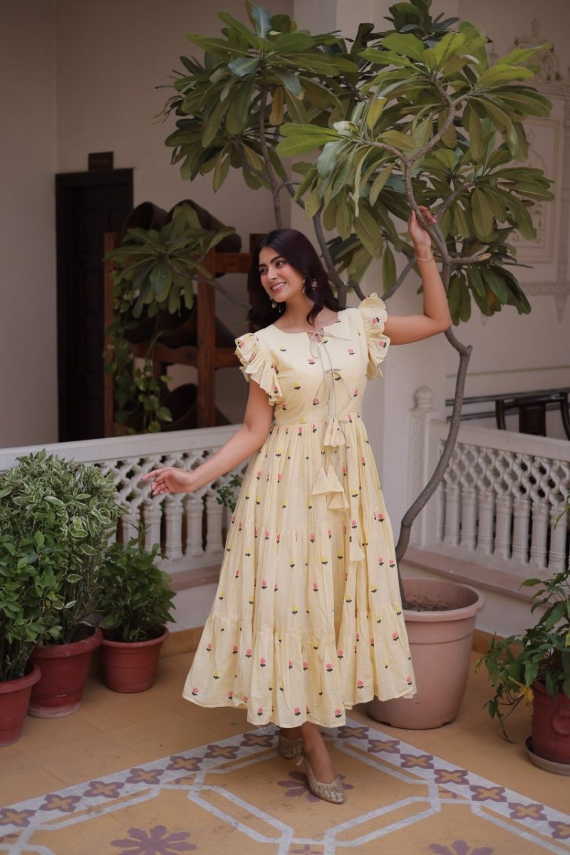 Shop premium women's ethnic suits – Avitra