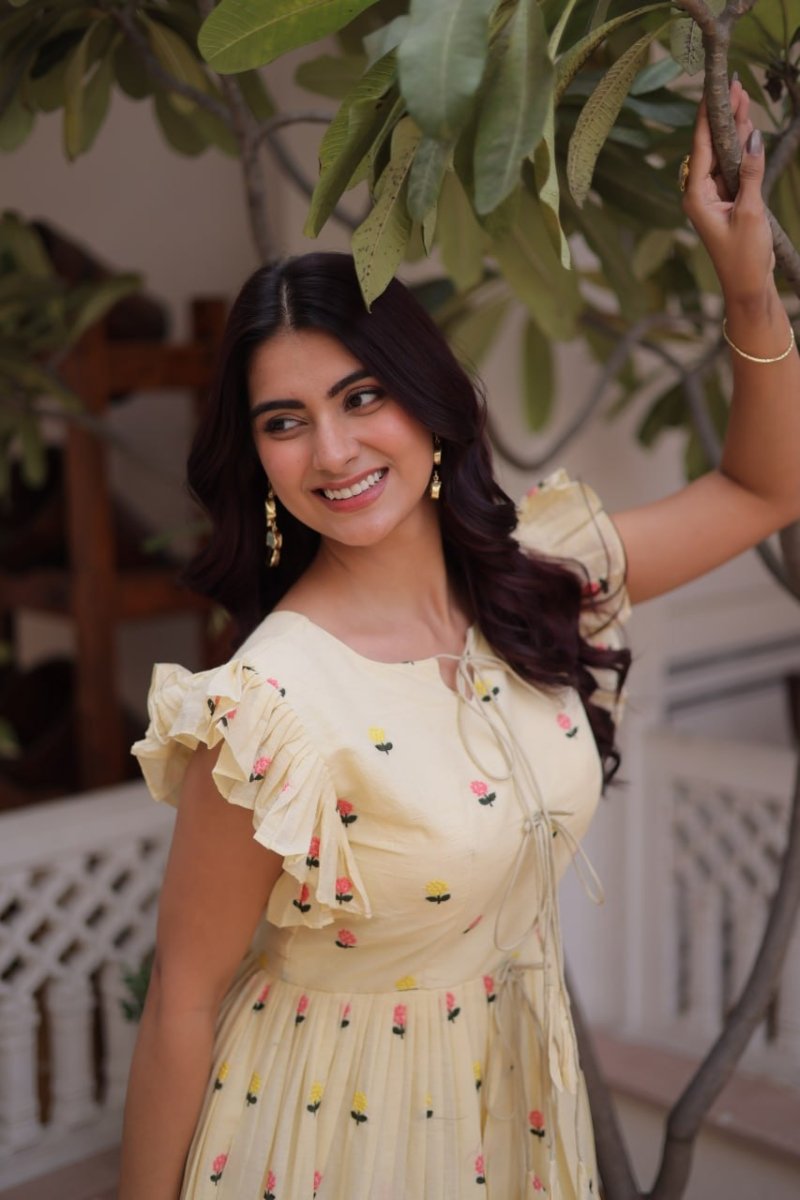 Shop premium women's ethnic suits – Avitra