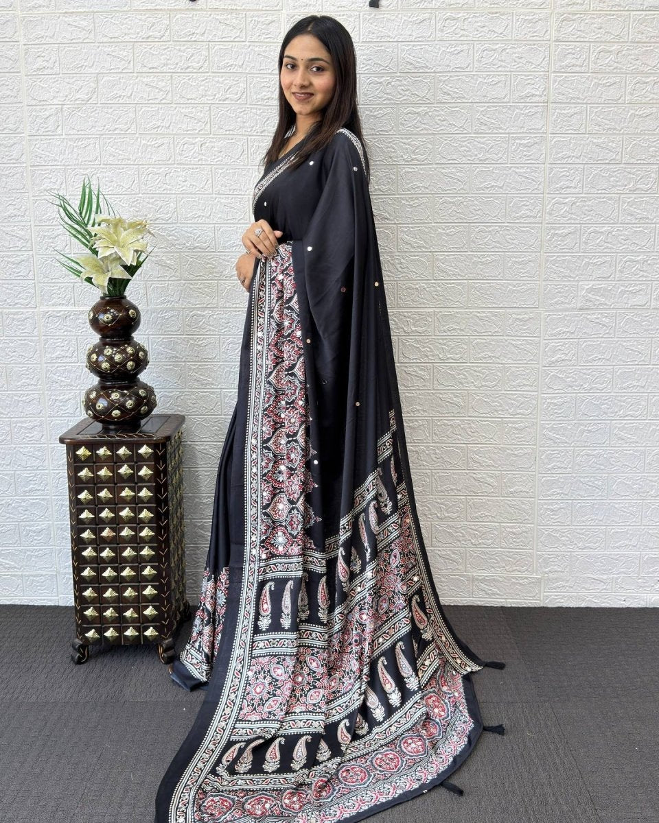 Shop premium women's ethnic suits – Avitra