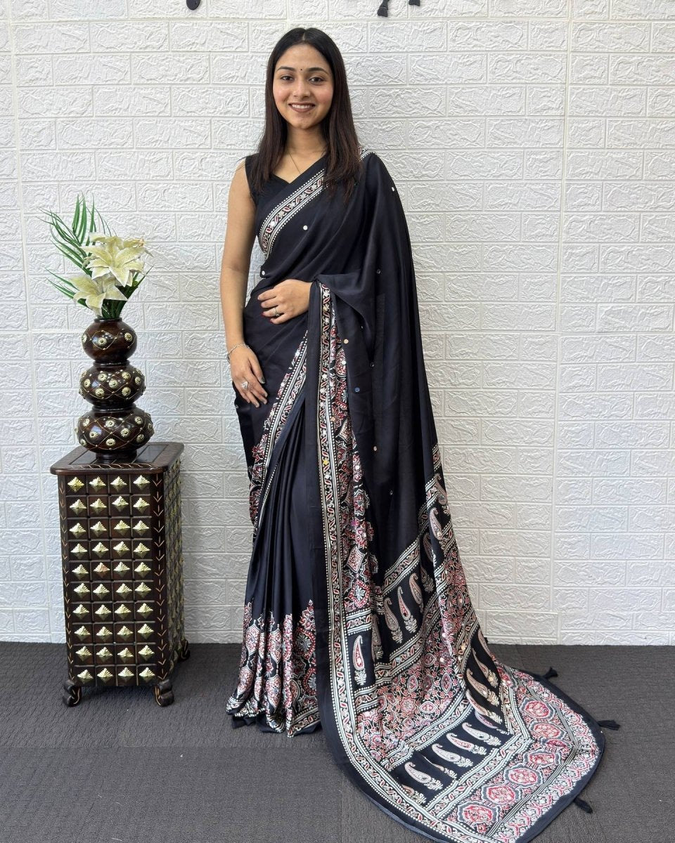 Shop premium women's ethnic suits – Avitra
