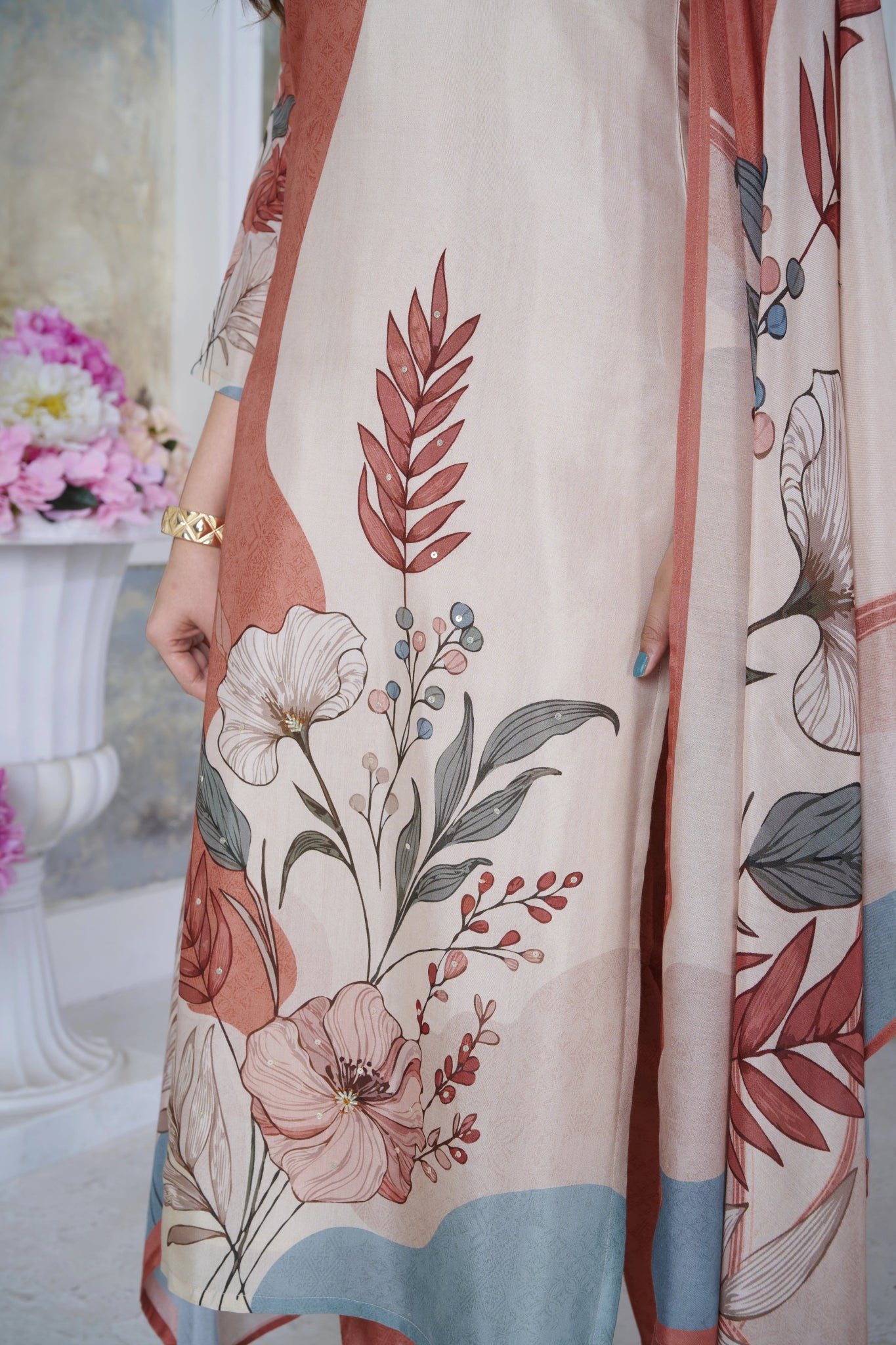 Shop premium women's ethnic suits – Avitra