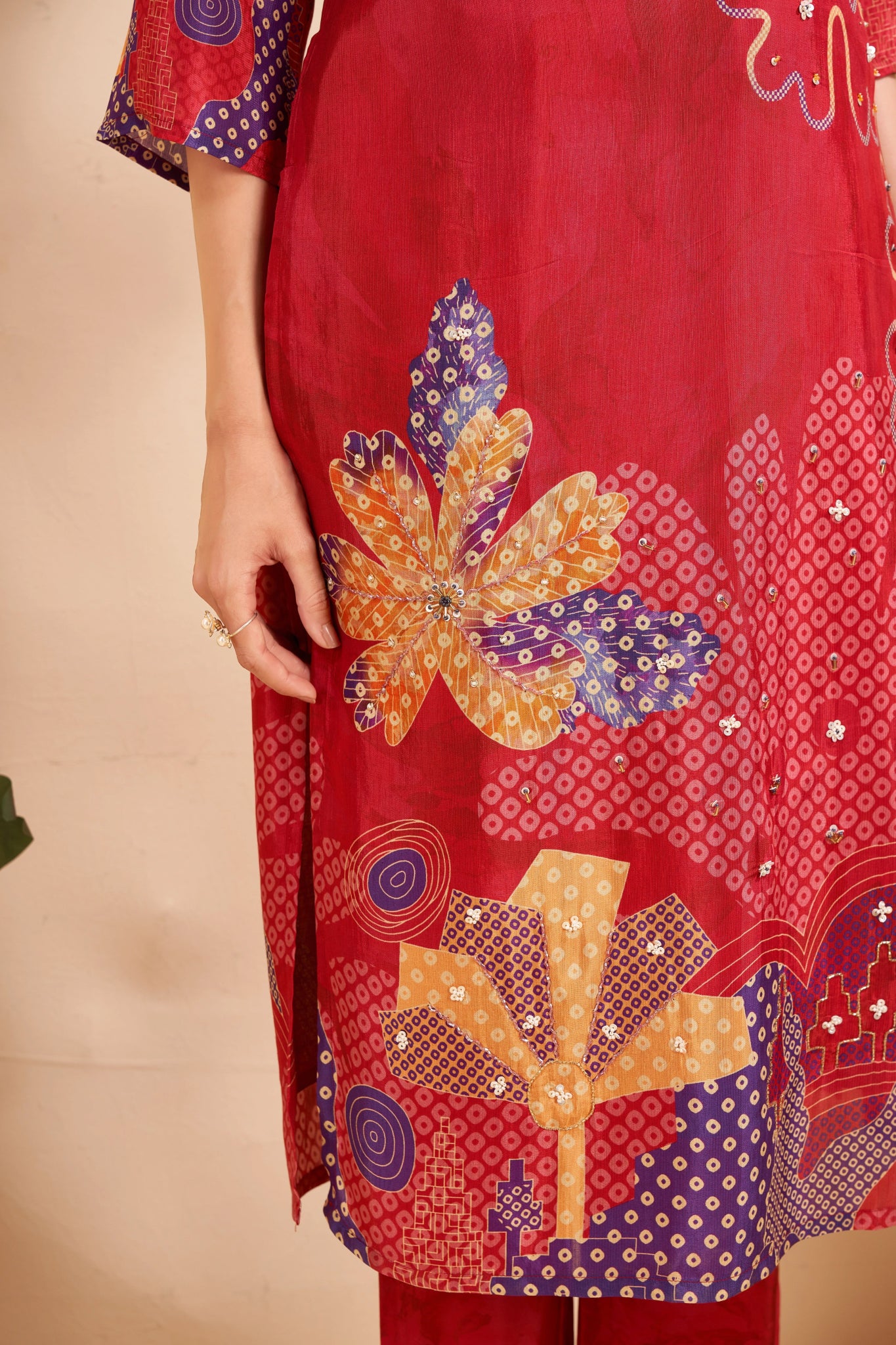 Shop premium women's ethnic suits – Avitra