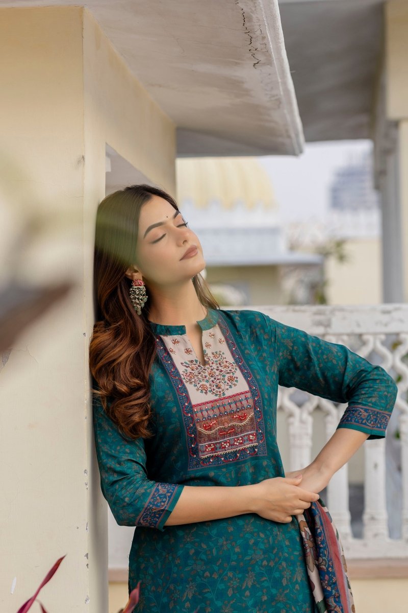 Shop premium women's ethnic suits – Avitra