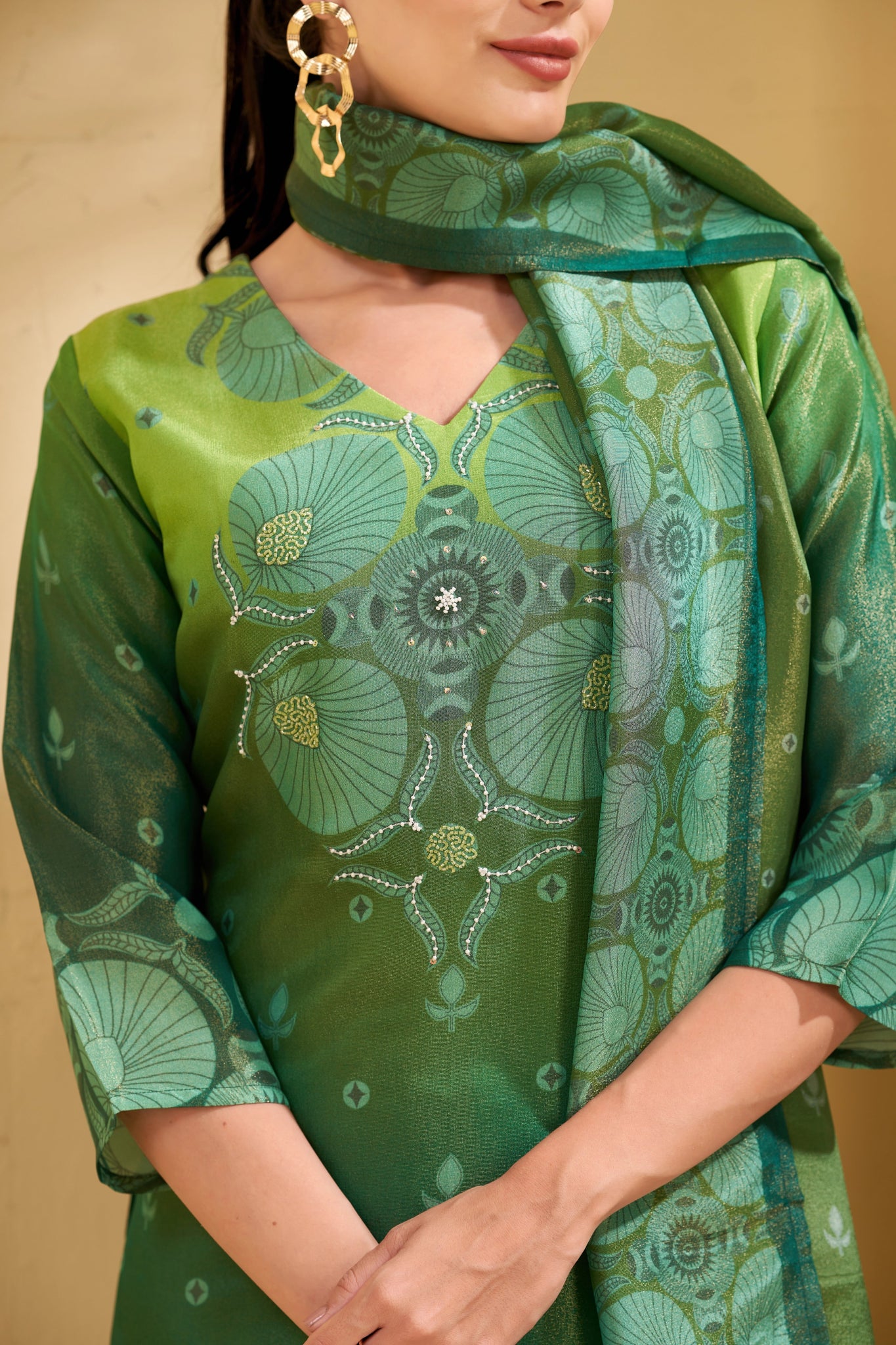 Shop premium women's ethnic suits – Avitra