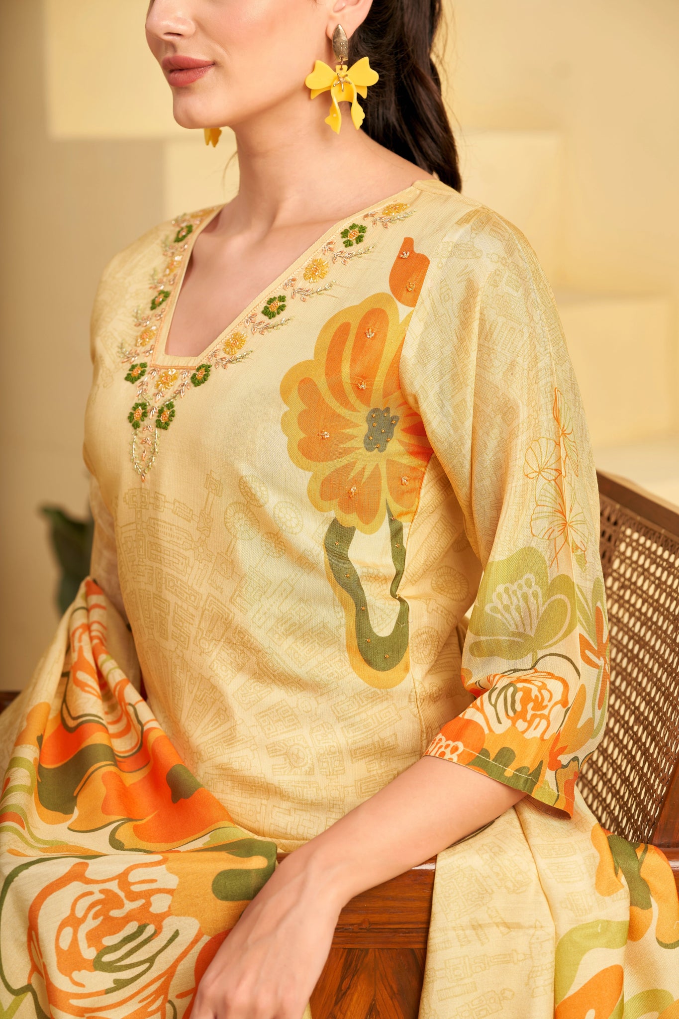 Shop premium women's ethnic suits – Avitra