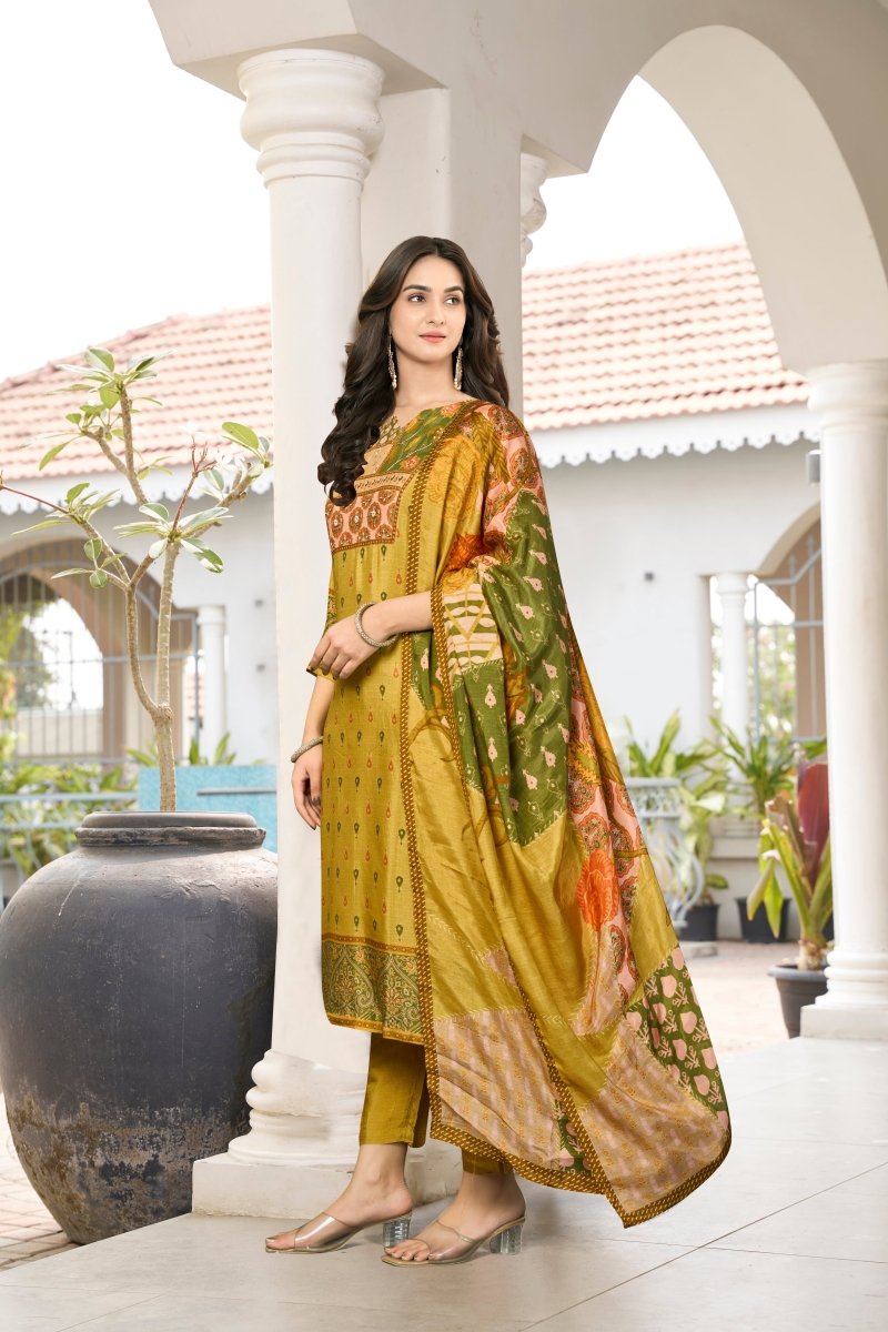 Shop premium women's ethnic suits – Avitra