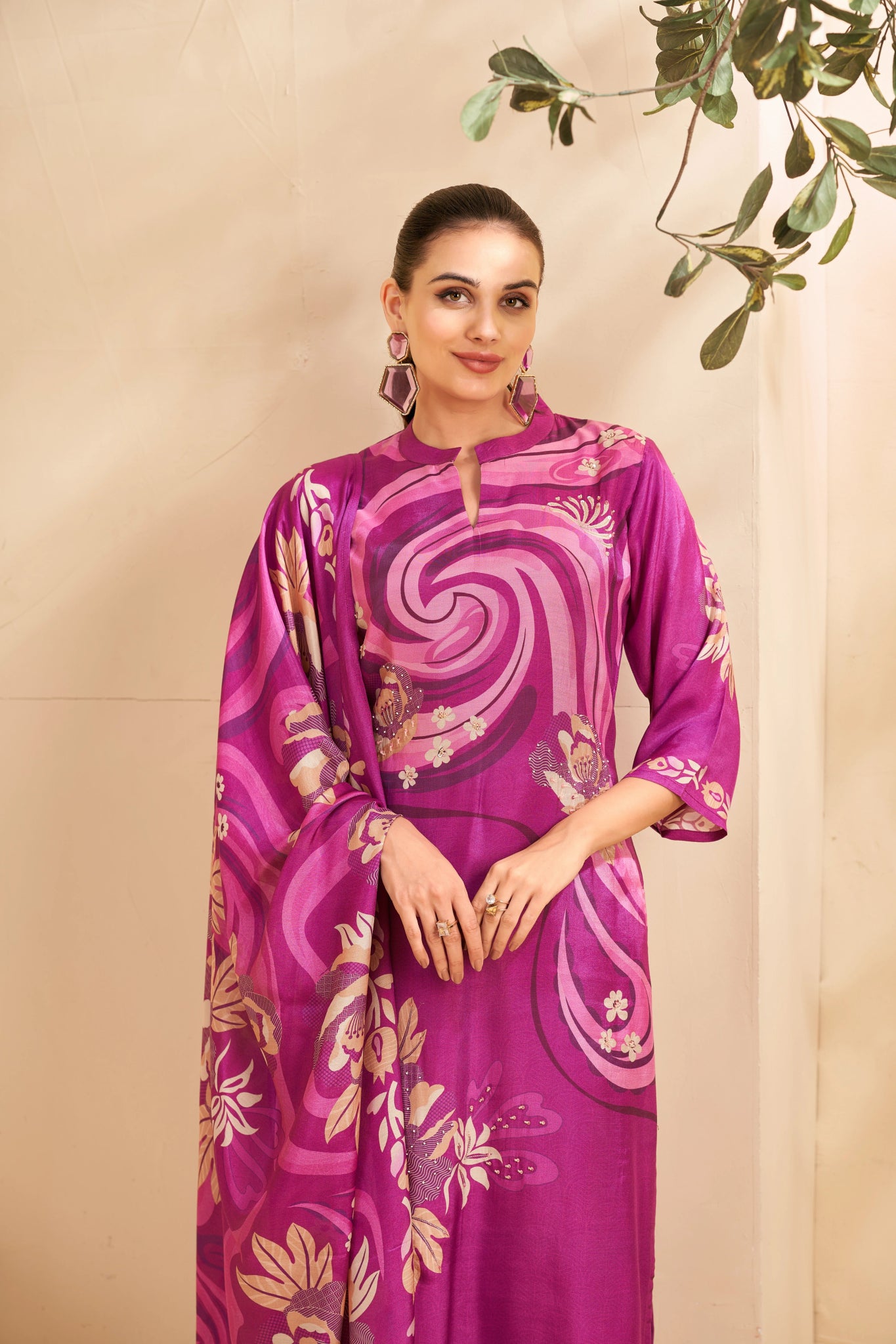 Shop premium women's ethnic suits – Avitra
