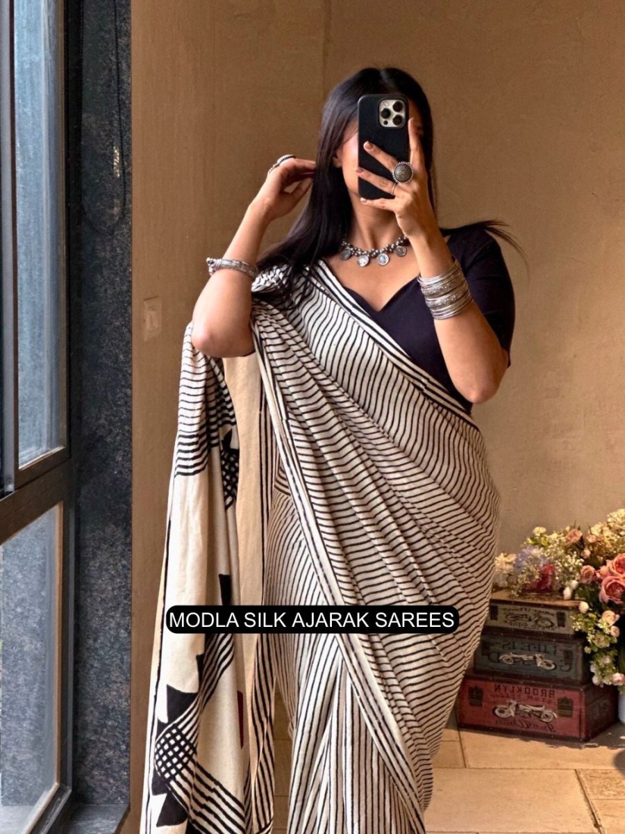 Shop premium women's ethnic suits – Avitra