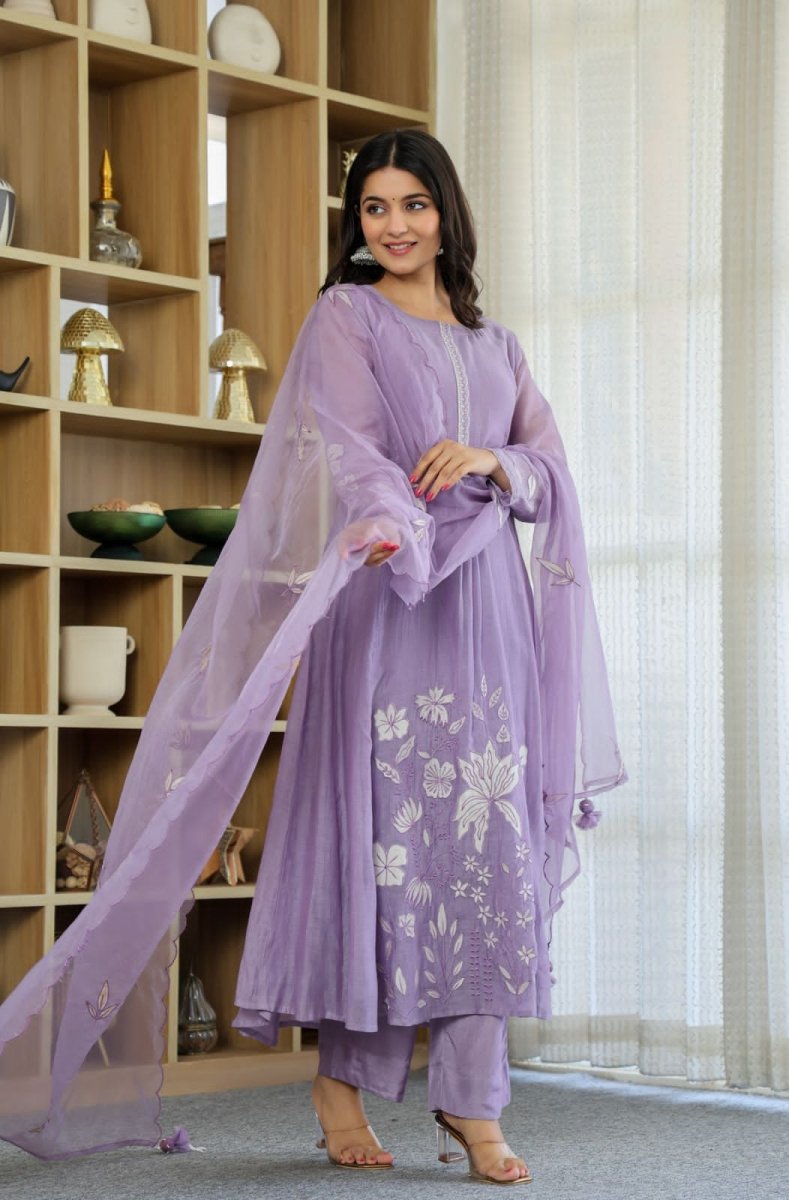 Shop premium women's ethnic suits – Avitra