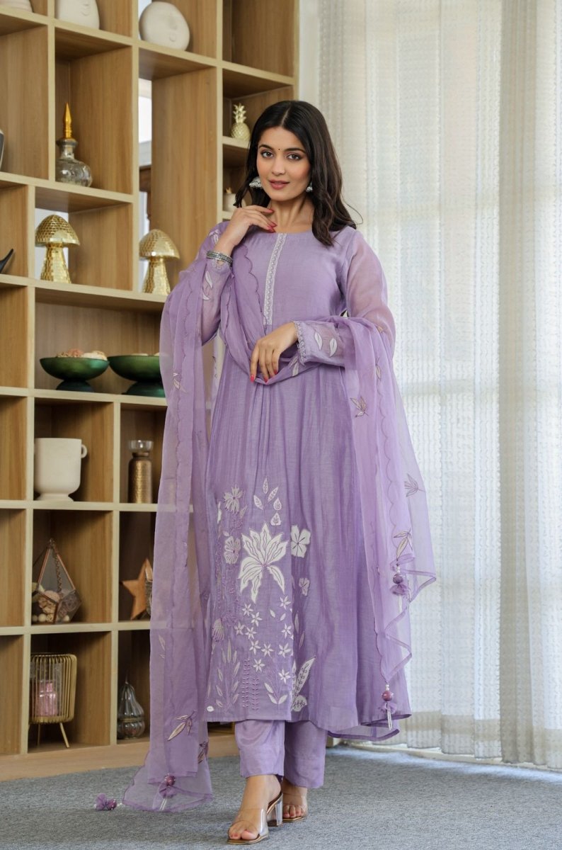 Shop premium women's ethnic suits – Avitra