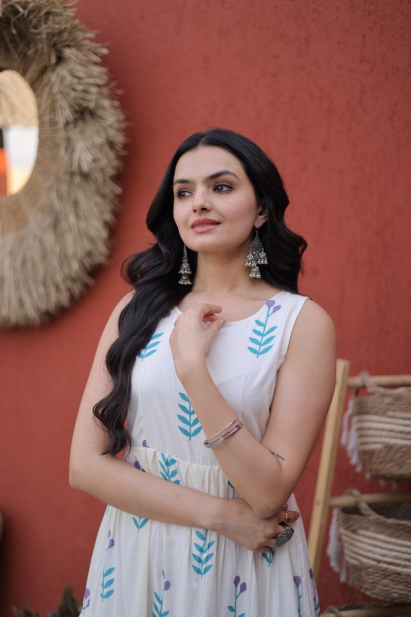 Shop premium women's ethnic suits – Avitra
