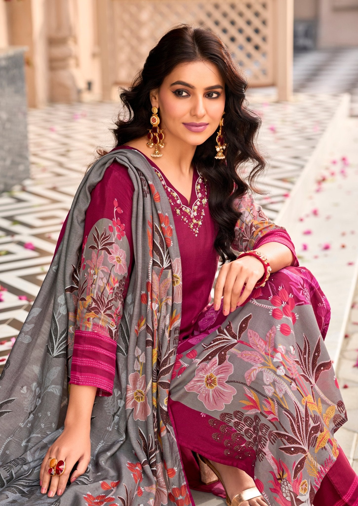 Shop premium women's ethnic suits – Avitra