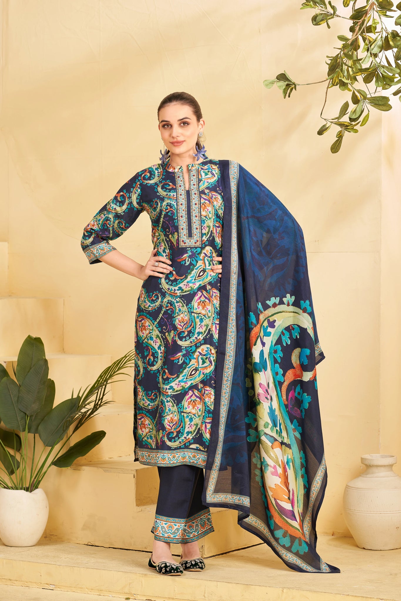 Shop premium women's ethnic suits – Avitra