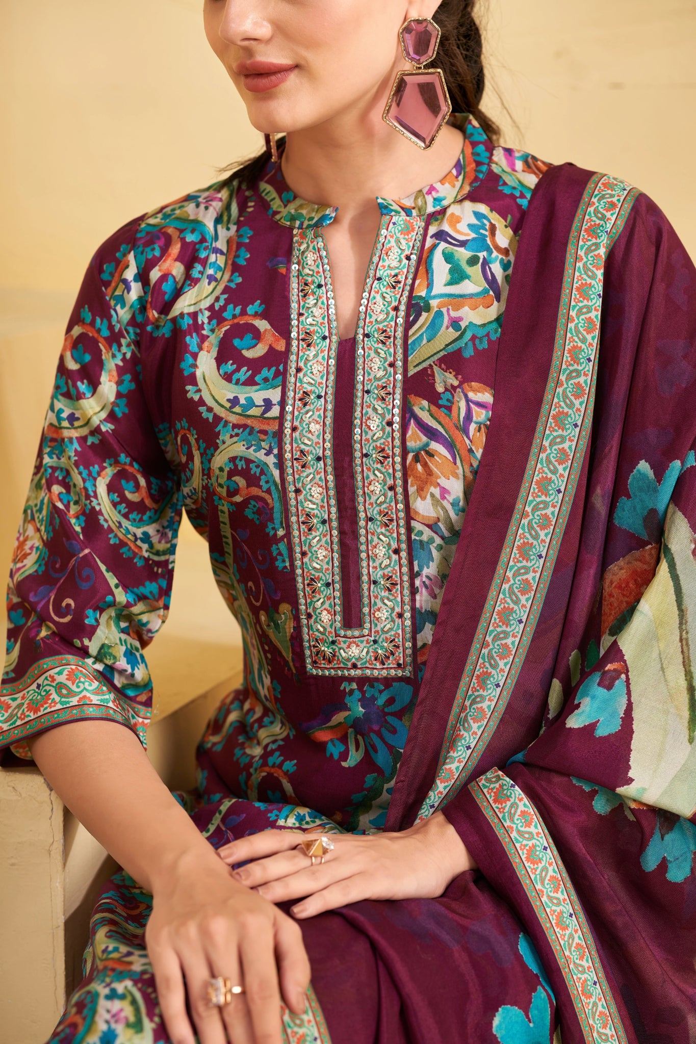 Shop premium women's ethnic suits – Avitra