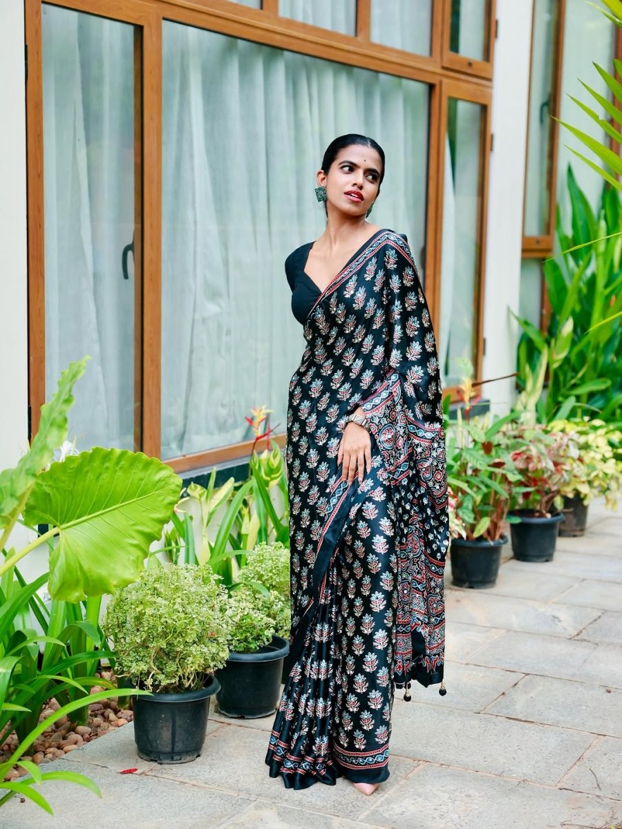 Shop premium women's ethnic suits – Avitra