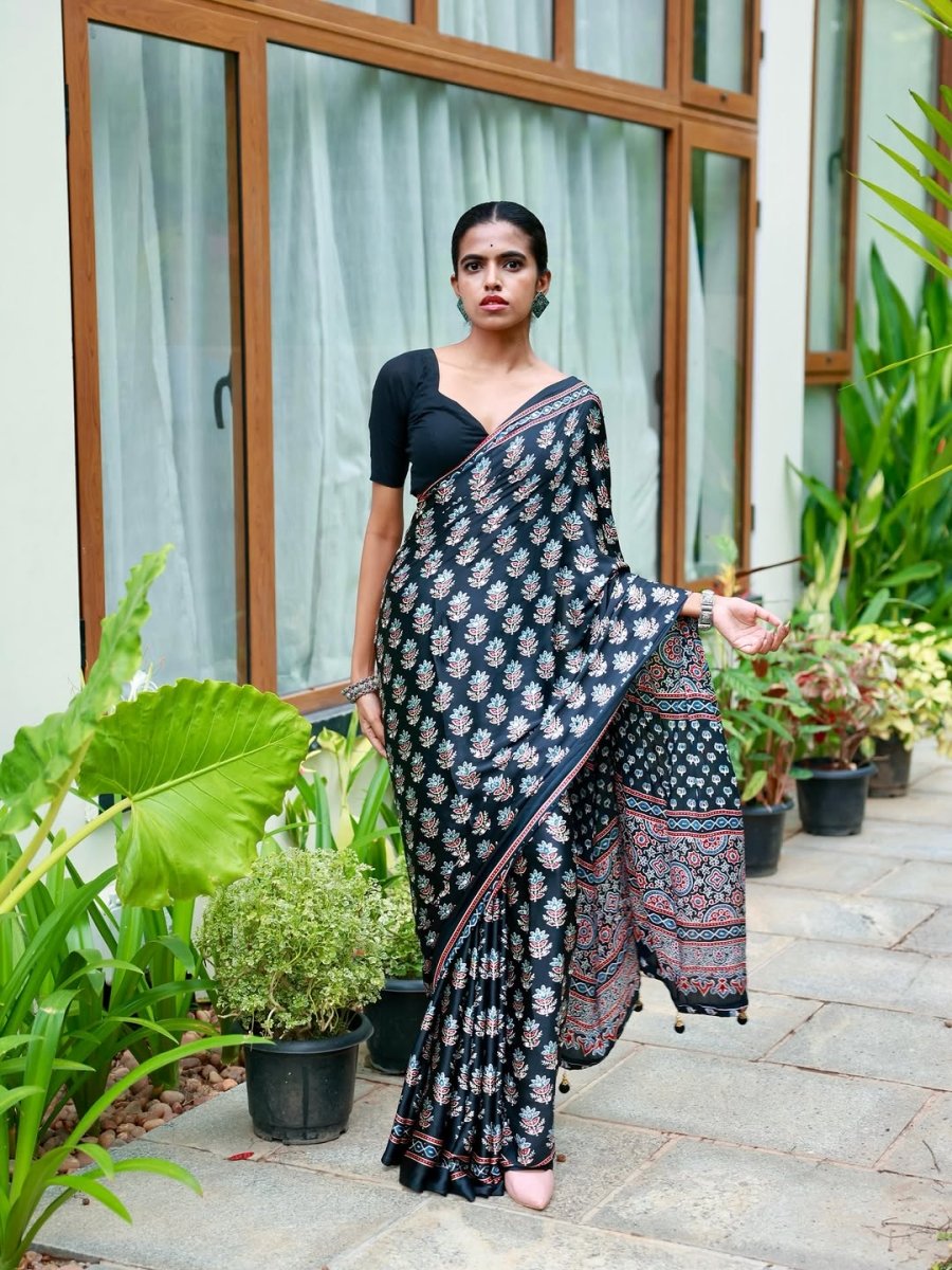 Shop premium women's ethnic suits – Avitra