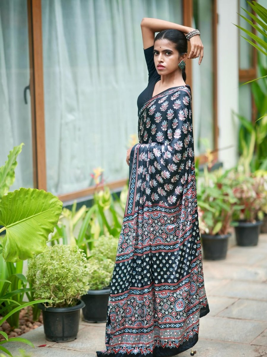 Shop premium women's ethnic suits – Avitra