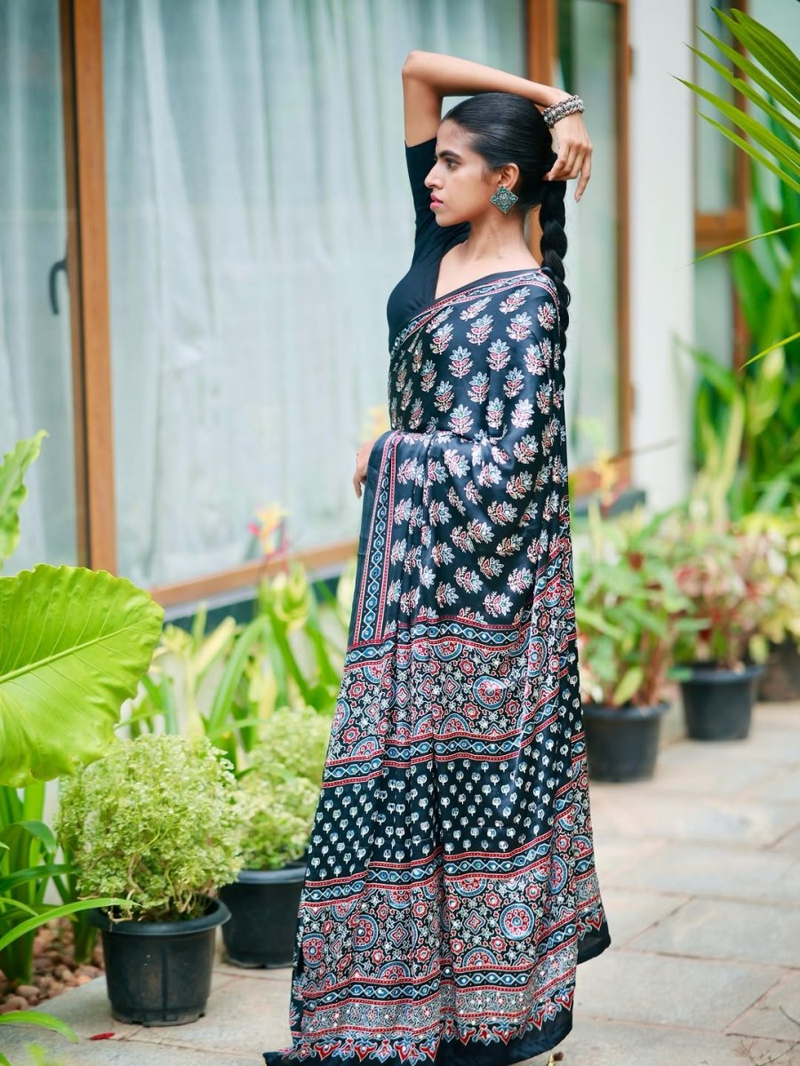 Shop premium women's ethnic suits – Avitra