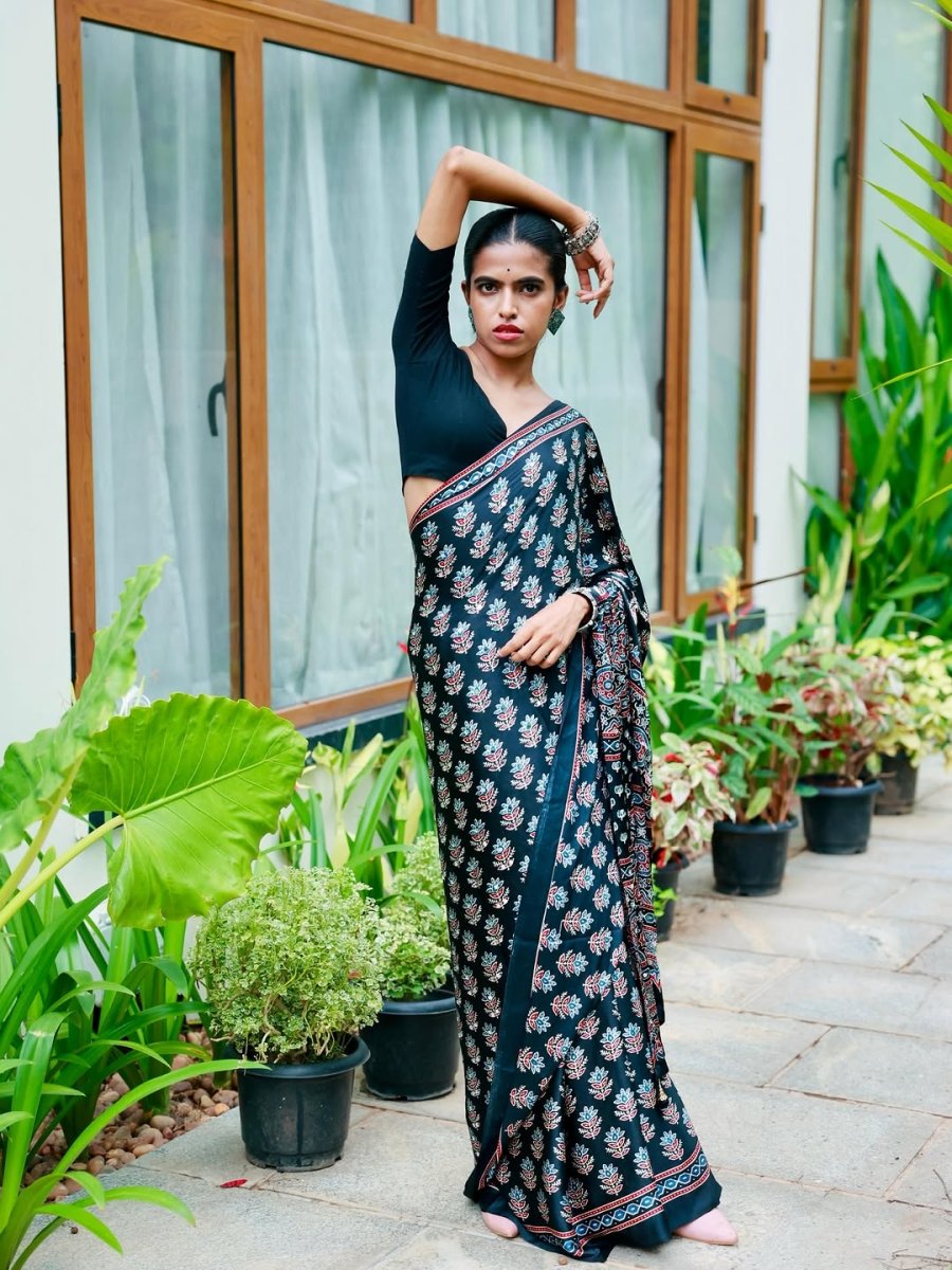 Shop premium women's ethnic suits – Avitra