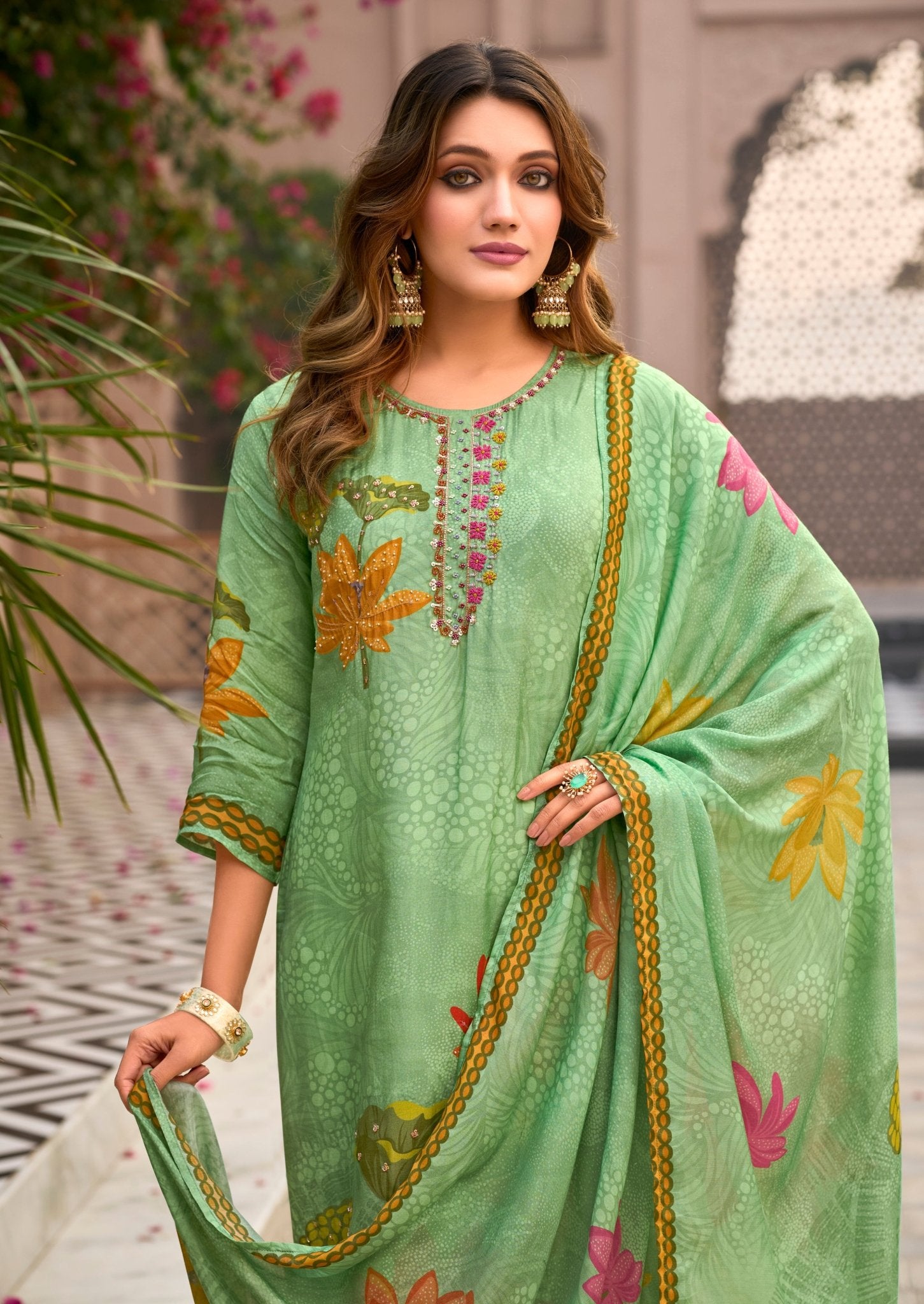 Shop premium women's ethnic suits – Avitra