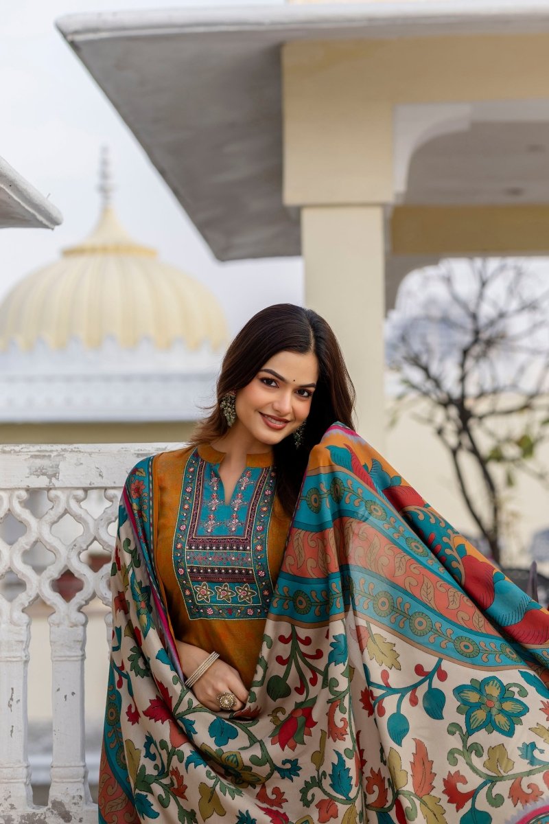 Shop premium women's ethnic suits – Avitra