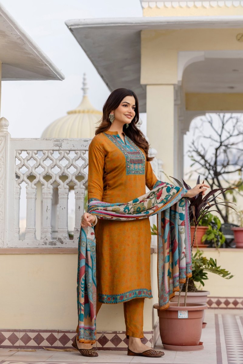 Shop premium women's ethnic suits – Avitra