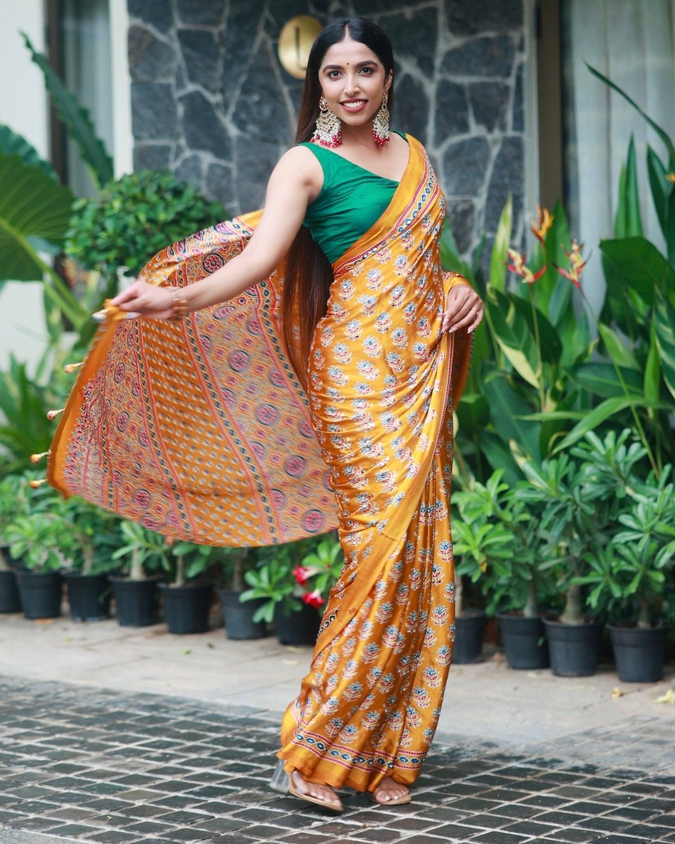 Shop premium women's ethnic suits – Avitra