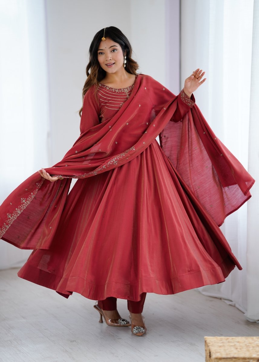 Shop premium women's ethnic suits – Avitra