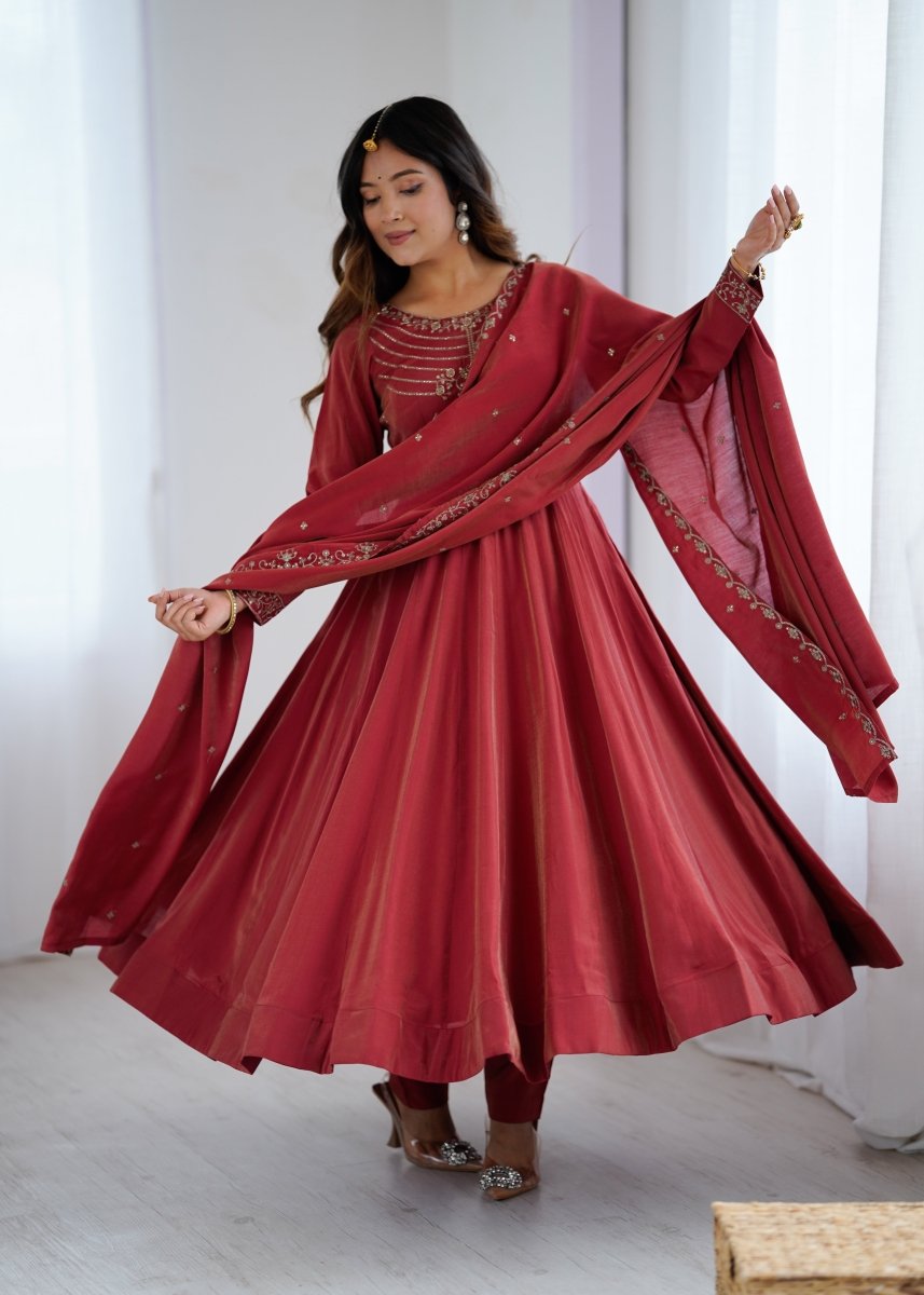 Shop premium women's ethnic suits – Avitra