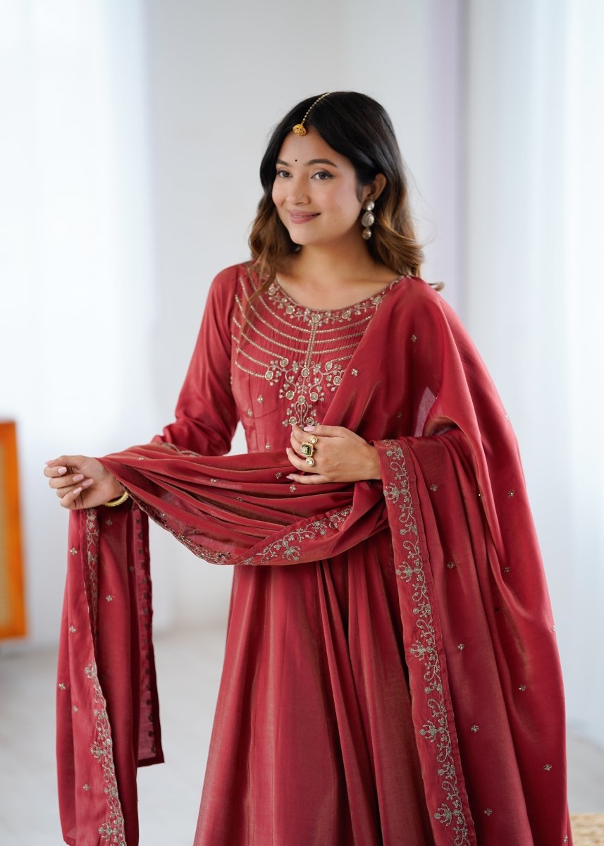 Shop premium women's ethnic suits – Avitra