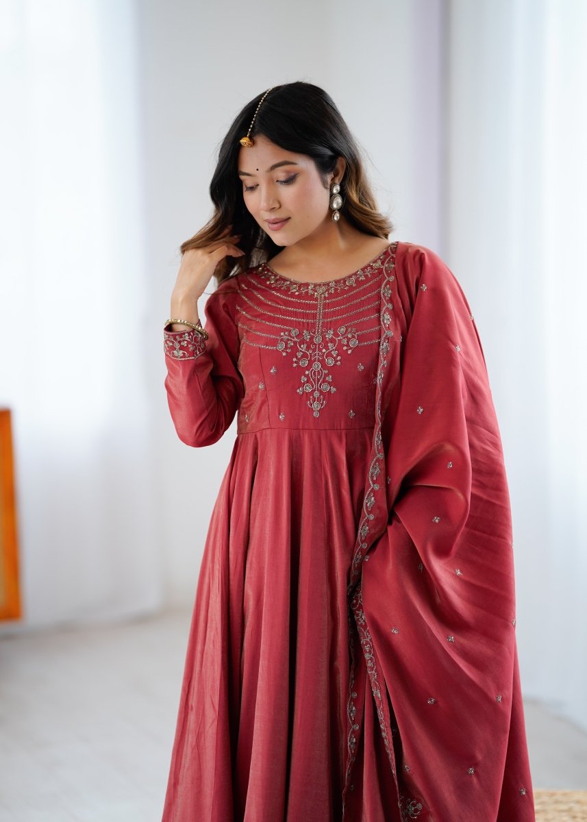 Shop premium women's ethnic suits – Avitra