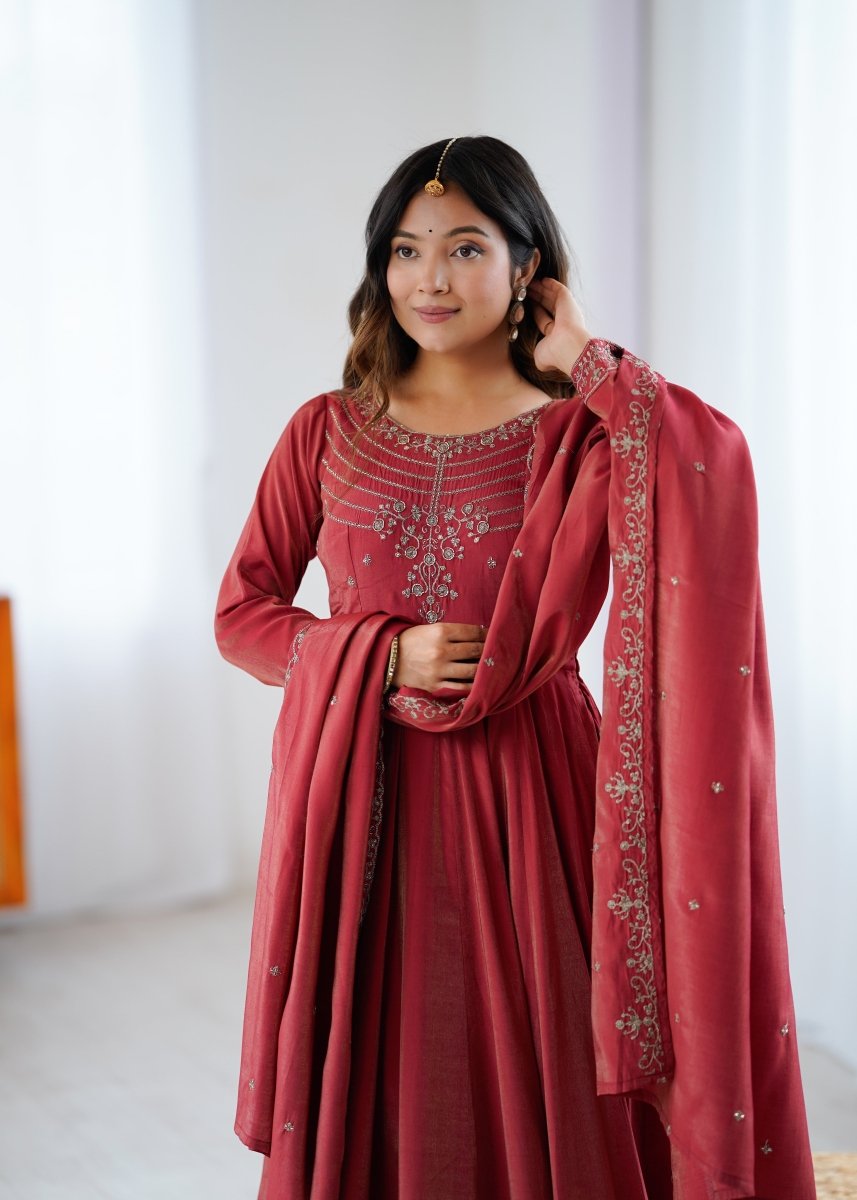 Shop premium women's ethnic suits – Avitra