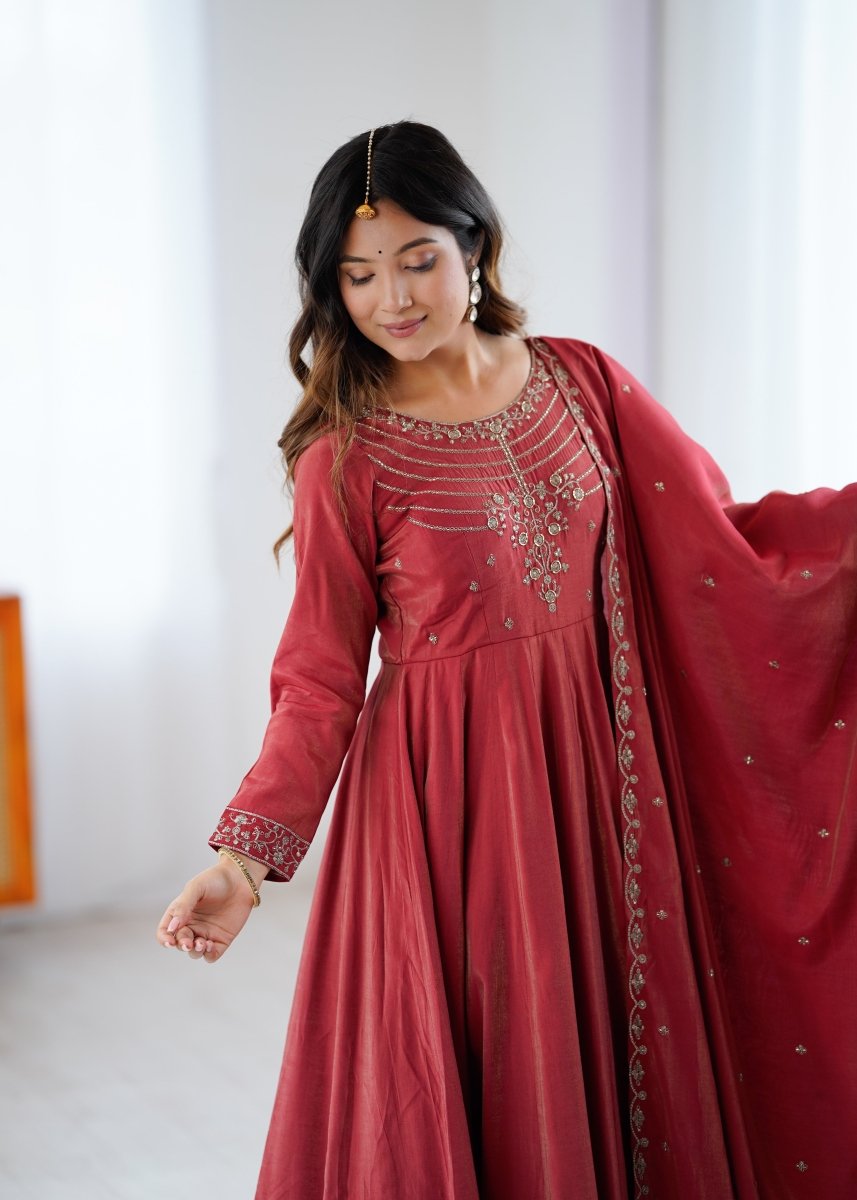 Shop premium women's ethnic suits – Avitra