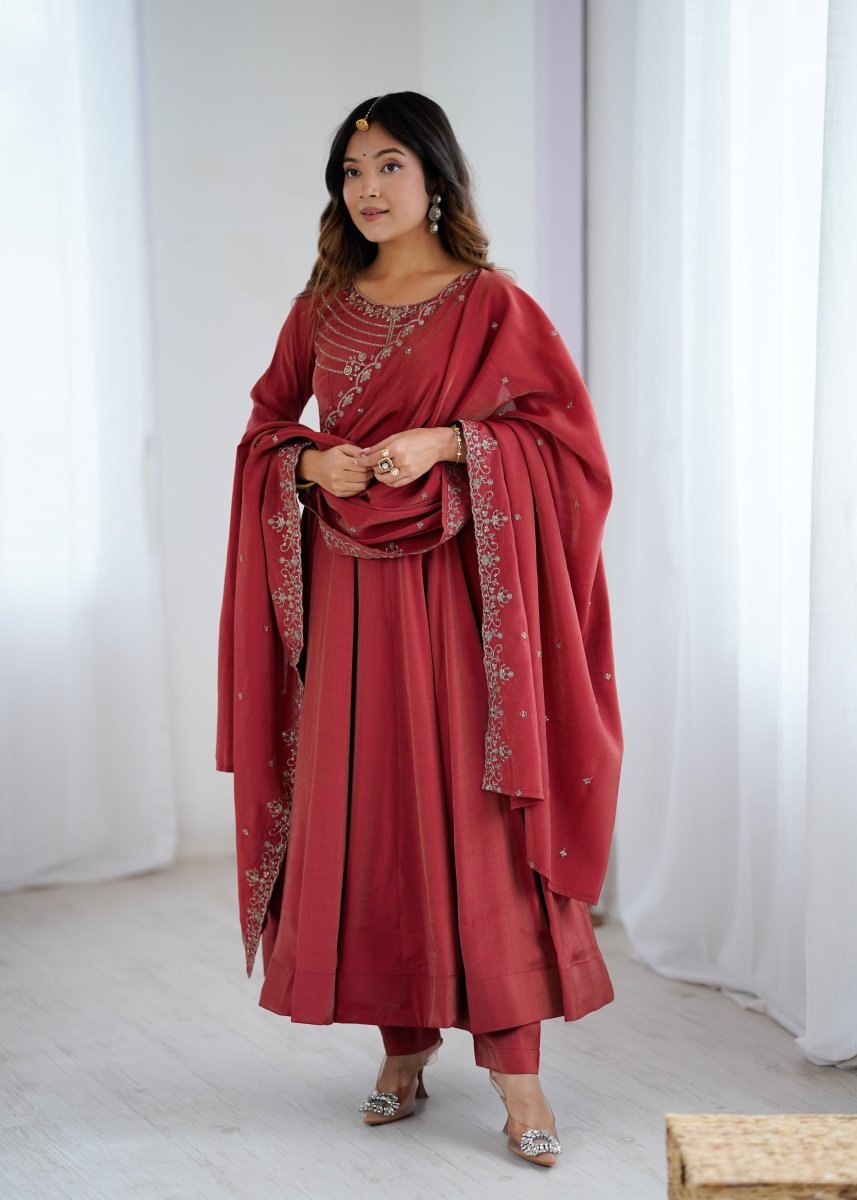 Shop premium women's ethnic suits – Avitra