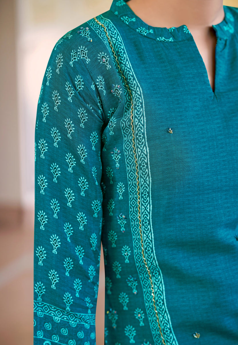 Shop premium women's ethnic suits – Avitra