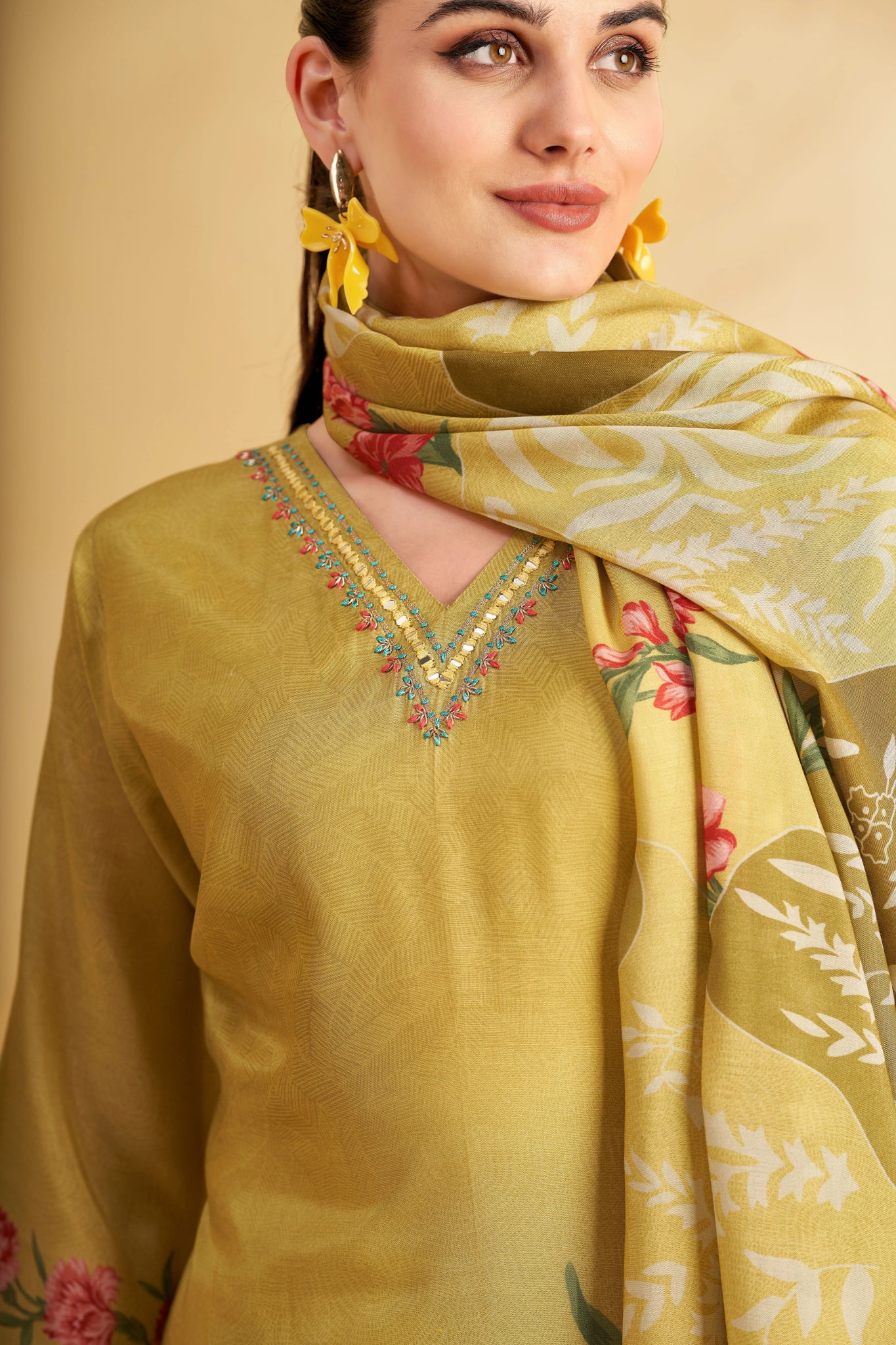Shop premium women's ethnic suits – Avitra