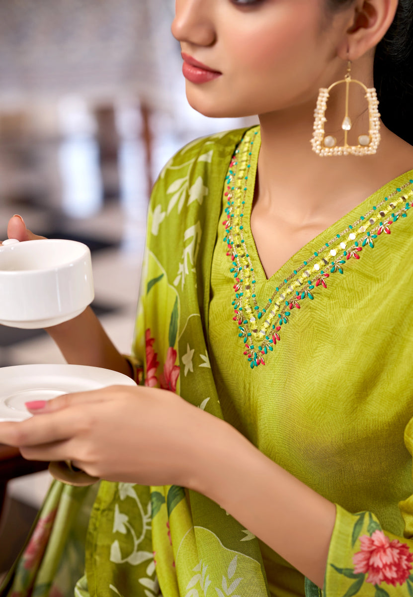 Shop premium women's ethnic suits – Avitra